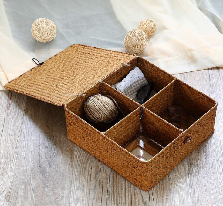 Woven sedge box with 4 compartments